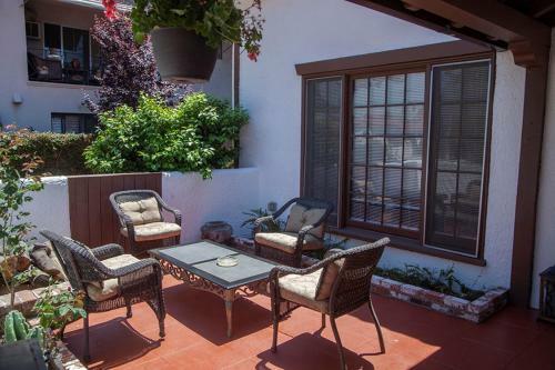 Cozy Cottage In Noho Arts District