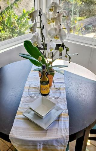 Private, Spacious Apartment With Sunny Patio