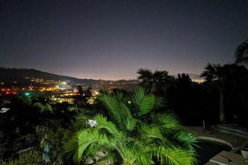 Hillside 2/2 Subdivided Home W/ Pool And Views!