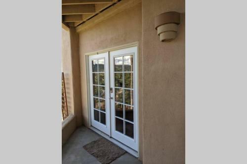 Hillside 2/2 Subdivided Home W/ Pool And Views!