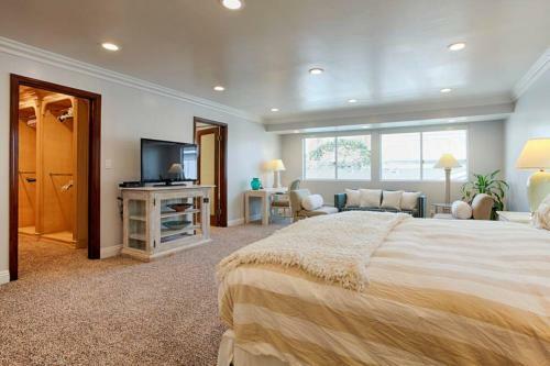 Beach Front Dream 2 Story Condo!