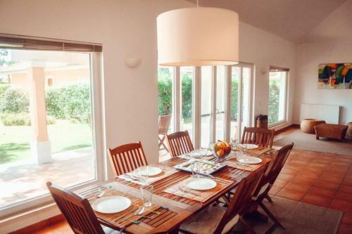 Cozy 3 Bedroom New Villa, Sleeps 7
