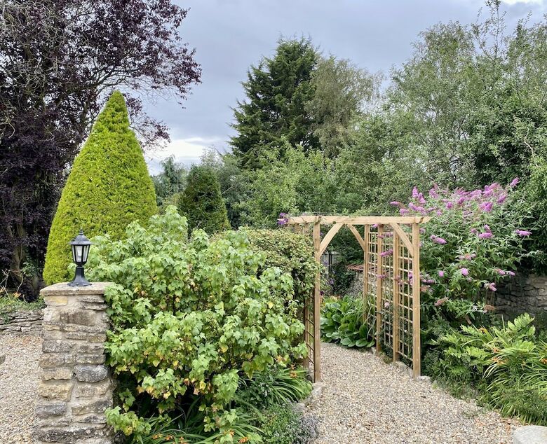 Hostal Plumpton Court