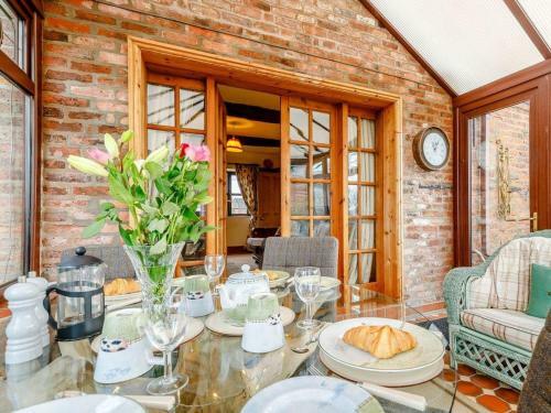 The Pigsty - Uk30945