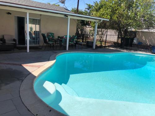 Los Angeles 6 Bedroom /3 Bath Pool