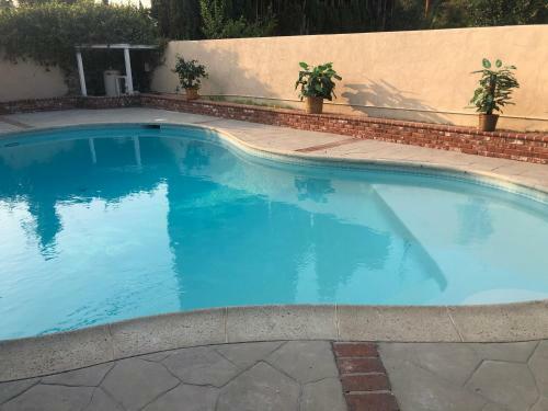 Los Angeles 6 Bedroom /3 Bath Pool