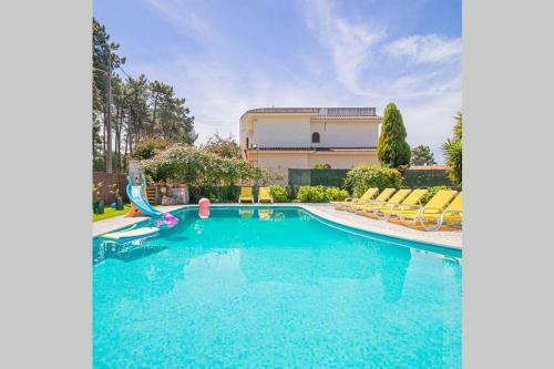 Verdizela's Pool And Garden
