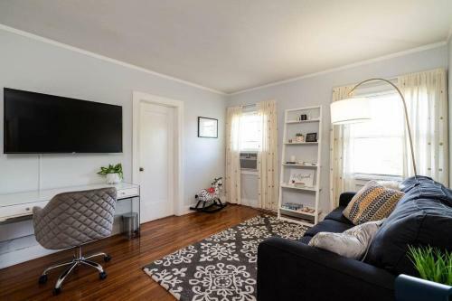 Hollywood - King Beds - Large Patio