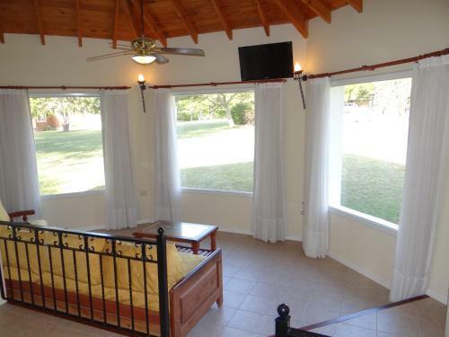 Lodge Solar Encantado Caba�as & Chalet