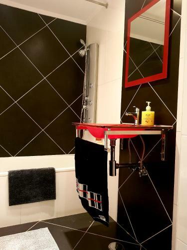 Apartamento T2 - Terra�o A 10mts De Lisboa