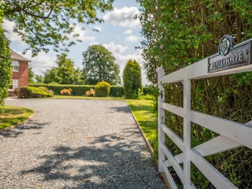 Routhorpe House