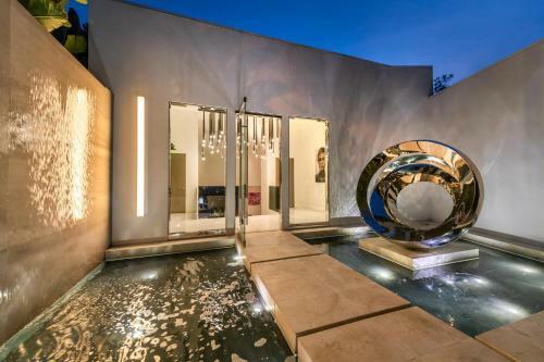St Ives Modern
