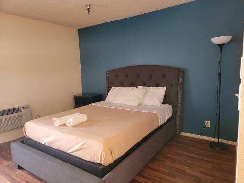 Hotel Relaxed Unit With Bath (c22)