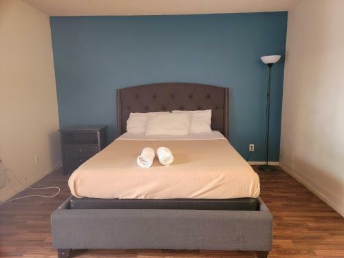 Hotel Relaxed Unit With Bath (c22)