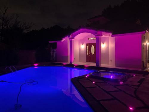 Villa A Serene Home With 5br, 3ba, Pool, Spa, And Mini-golf