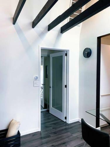 Entire 4-unit Complex With Private Swimming Pool