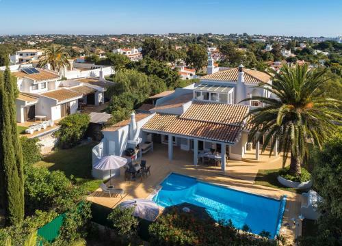 Villa At Walking Distance From Center And Beach!