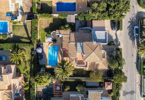 Villa At Walking Distance From Center And Beach!