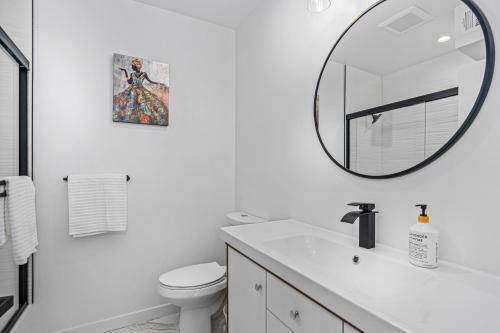 Hostal Downtown La Stylish Suites