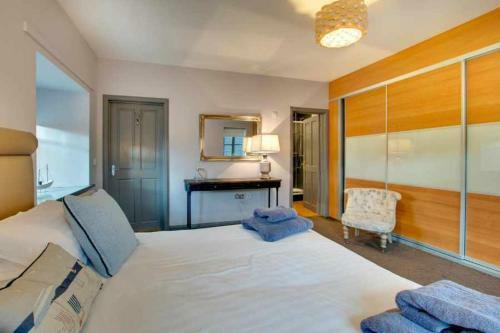Goldenhill Retreats Lodges