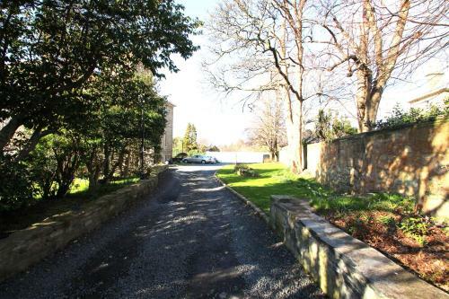 Beautiful 2 3 Bed Apartment With Stunning Views!
