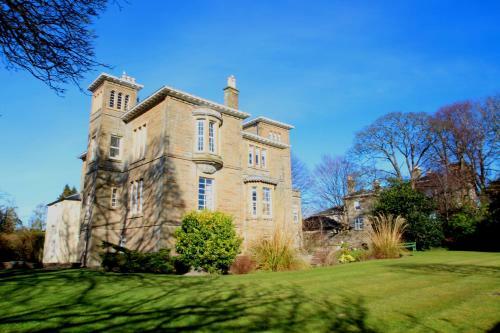Beautiful 2 3 Bed Apartment With Stunning Views!