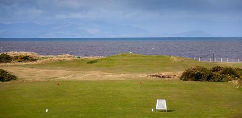 Beautiful 2 3 Bed Apartment With Stunning Views!