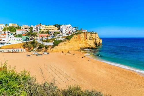 Apartamento T1 Carvoeiro C/piscina E A 300m Praia