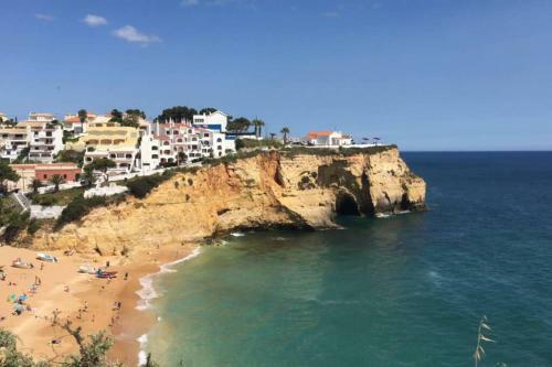 Apartamento T1 Carvoeiro C/piscina E A 300m Praia
