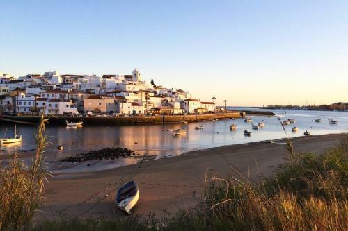Apartamento T1 Carvoeiro C/piscina E A 300m Praia