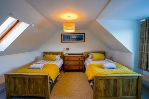 Wee Blondie's Ski Cottage