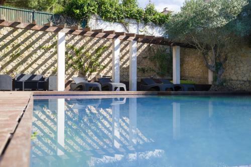 Villa Glic�nias