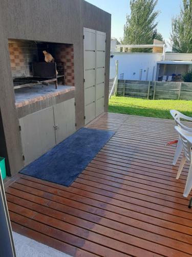 Duplex Monte Hermoso Con Patio Parrila Cochera