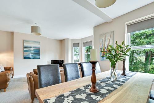 Quay House, North Coast 6 Bedroom Holiday Home
