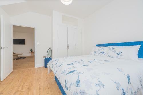 4 Bed Cottage With Hot Tub