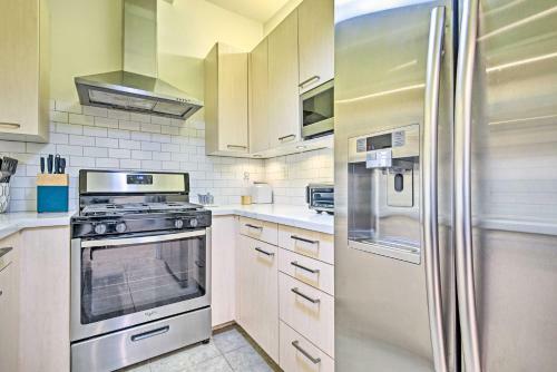 Apartamento Calming Beachfront Getaway Walk To Ocean!