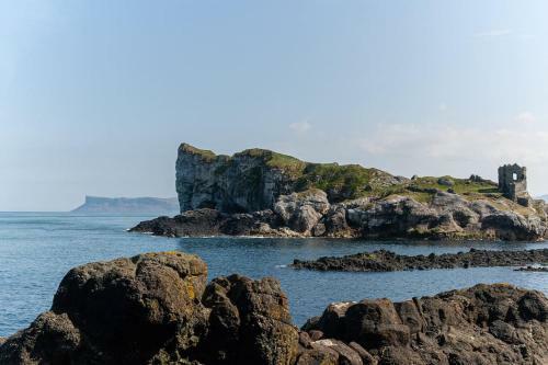 Causeway Coast Beach Front Ballycastle Apartment - 16