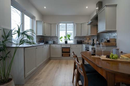 Beach Cottage Ballycastle - Mcafee Holiday Lettings