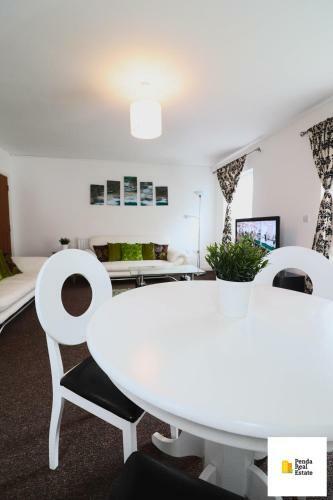 Barking,dagenham Leisure And Contractors