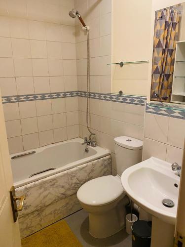 Apartamento Cosey 1-bedroom Condo With Free Parking