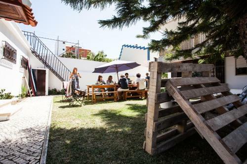 Bed & Breakfast Lisbon Surf Villa