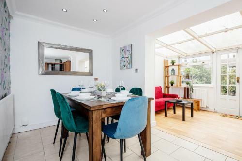 Villa Luxurious 4 Bedroom House? Gobions ? Prime Location ? Basildon ?