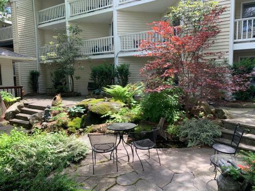 Lodge Highlands Inn