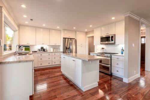 Villa @ Marbella Lane Executive Waterfront Property