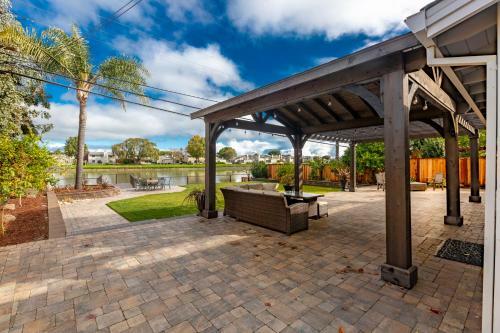 Villa @ Marbella Lane Executive Waterfront Property