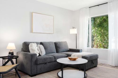 Fantastic 2 Bedroom, King Bed, Central Sacramento