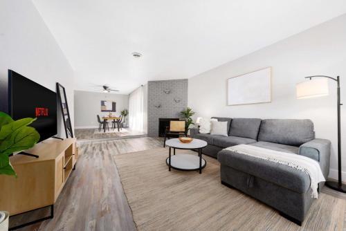 Fantastic 2 Bedroom, King Bed, Central Sacramento