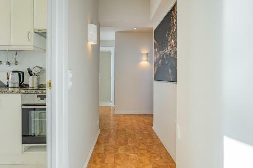 Charming & Spacious Sea Front Apartment