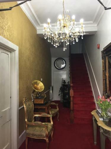 Hostal Bluebells Guest House