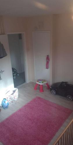 Apartamento Cosy 2 Bed Flat. Child Friendly. Entire Flat To Enjoy.